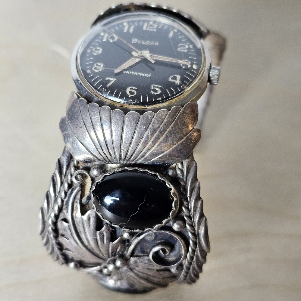 Vintage Native American Sterling Silver Cuff Bracelet With A Bolivia Watch - Picture 7 of 12